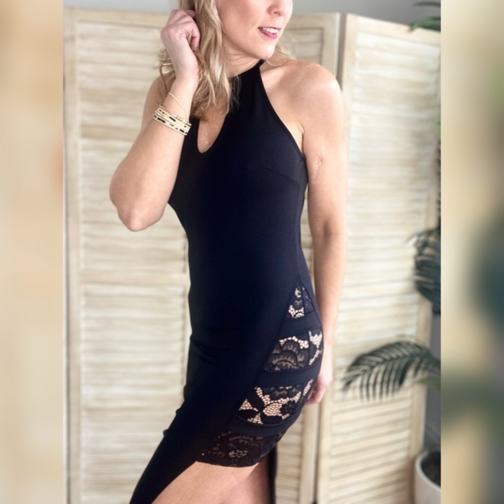 LBD with lace inset - Picture 3 of 6